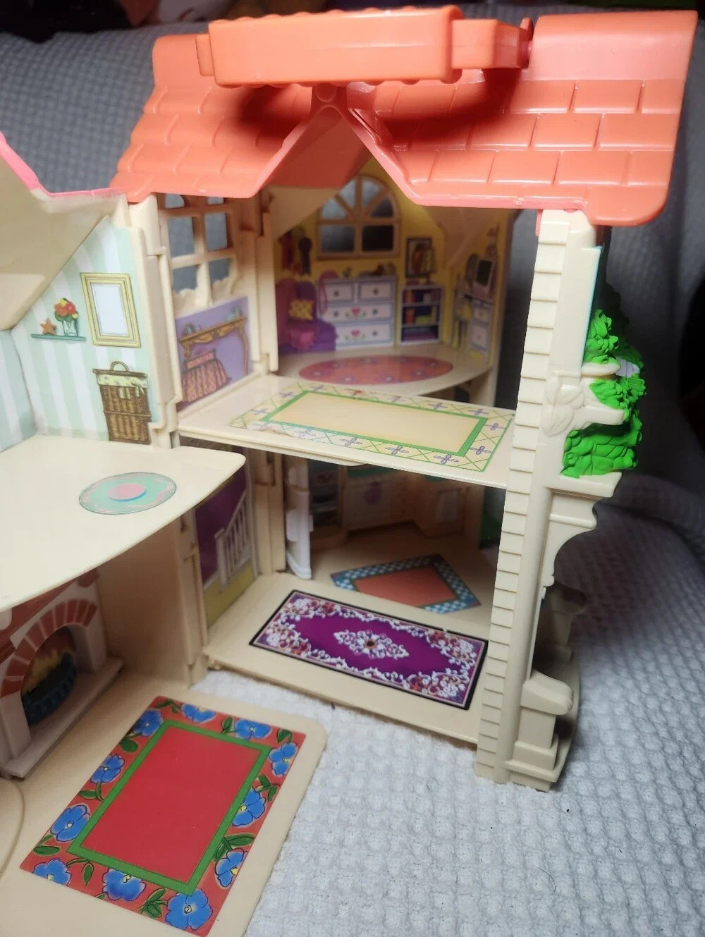 Fisher-Price Pink & Blue Loving Family CottageFold-Out Dollhouse Playset 2000